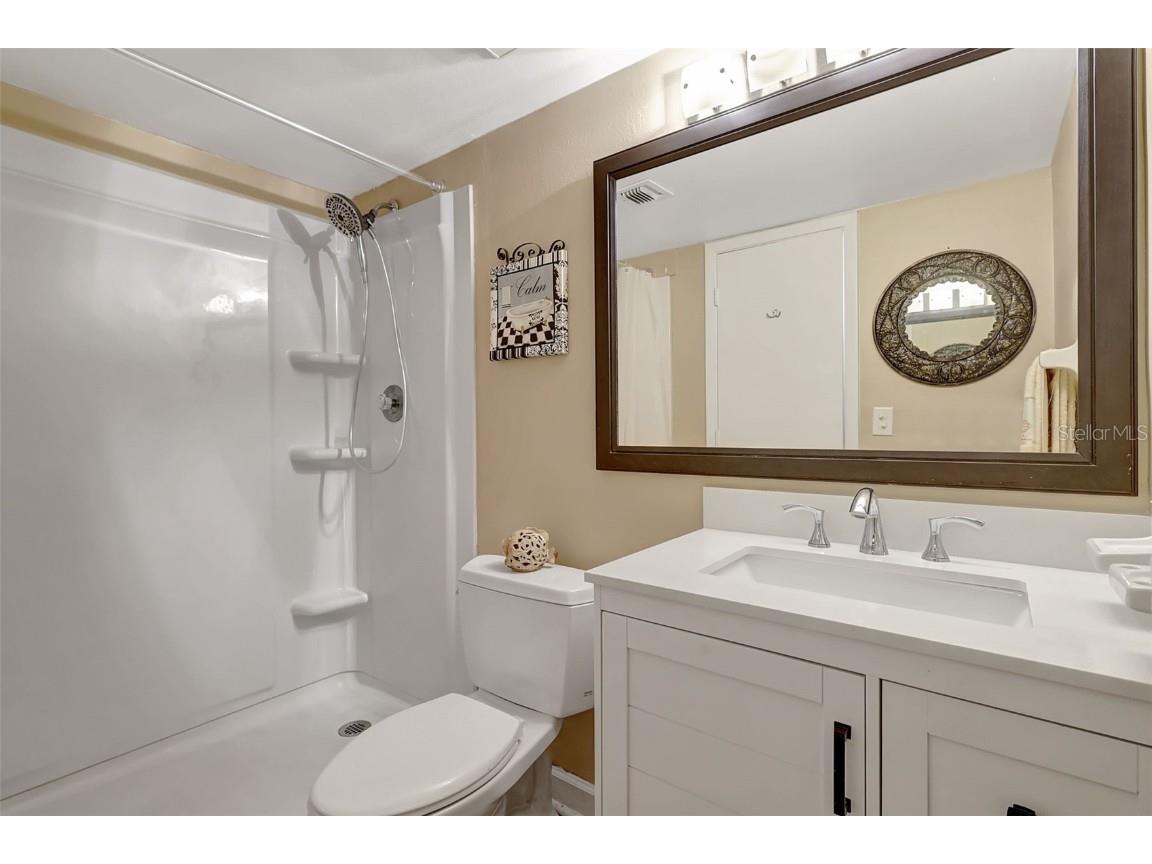 845 Benjamin Franklin Drive #101 Sarasota FL 34236 A4649340 image30