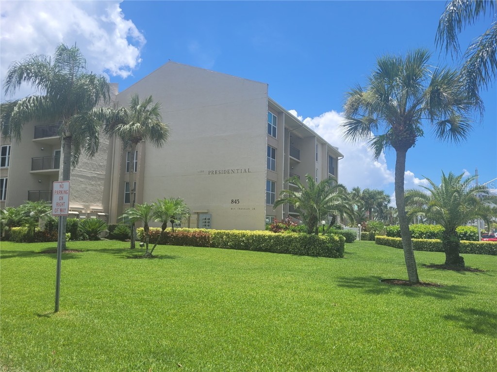 845 Benjamin Franklin Drive #101 Sarasota FL 34236 A4649340 image40