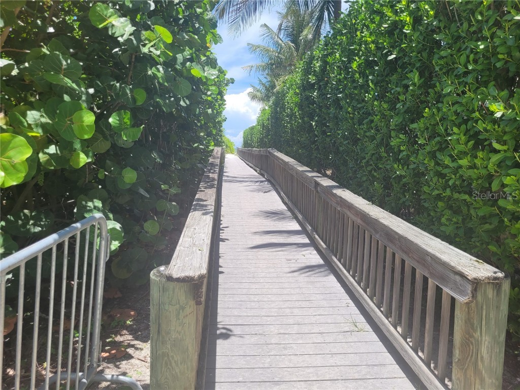 845 Benjamin Franklin Drive #101 Sarasota FL 34236 A4649340 image41