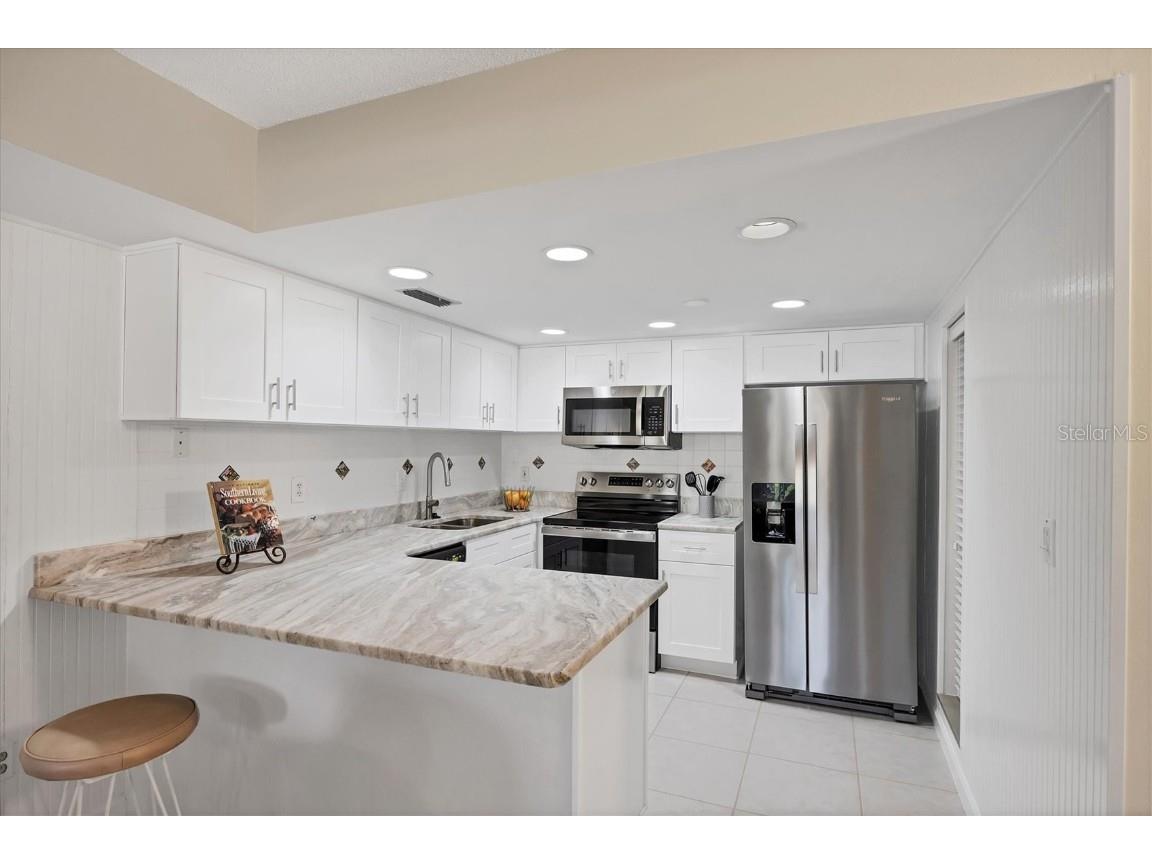 845 Benjamin Franklin Drive #104 Sarasota FL 34236 - GULF OF AMERICA A4671905 image14