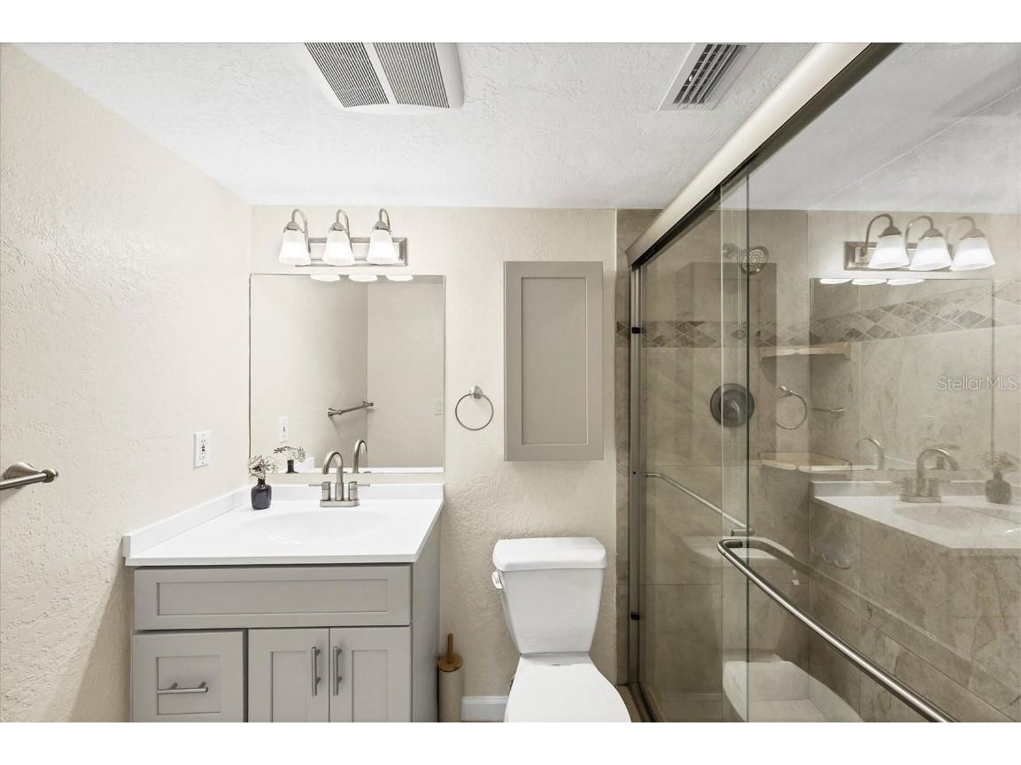 845 Benjamin Franklin Drive #104 Sarasota FL 34236 - GULF OF AMERICA A4671905 image28