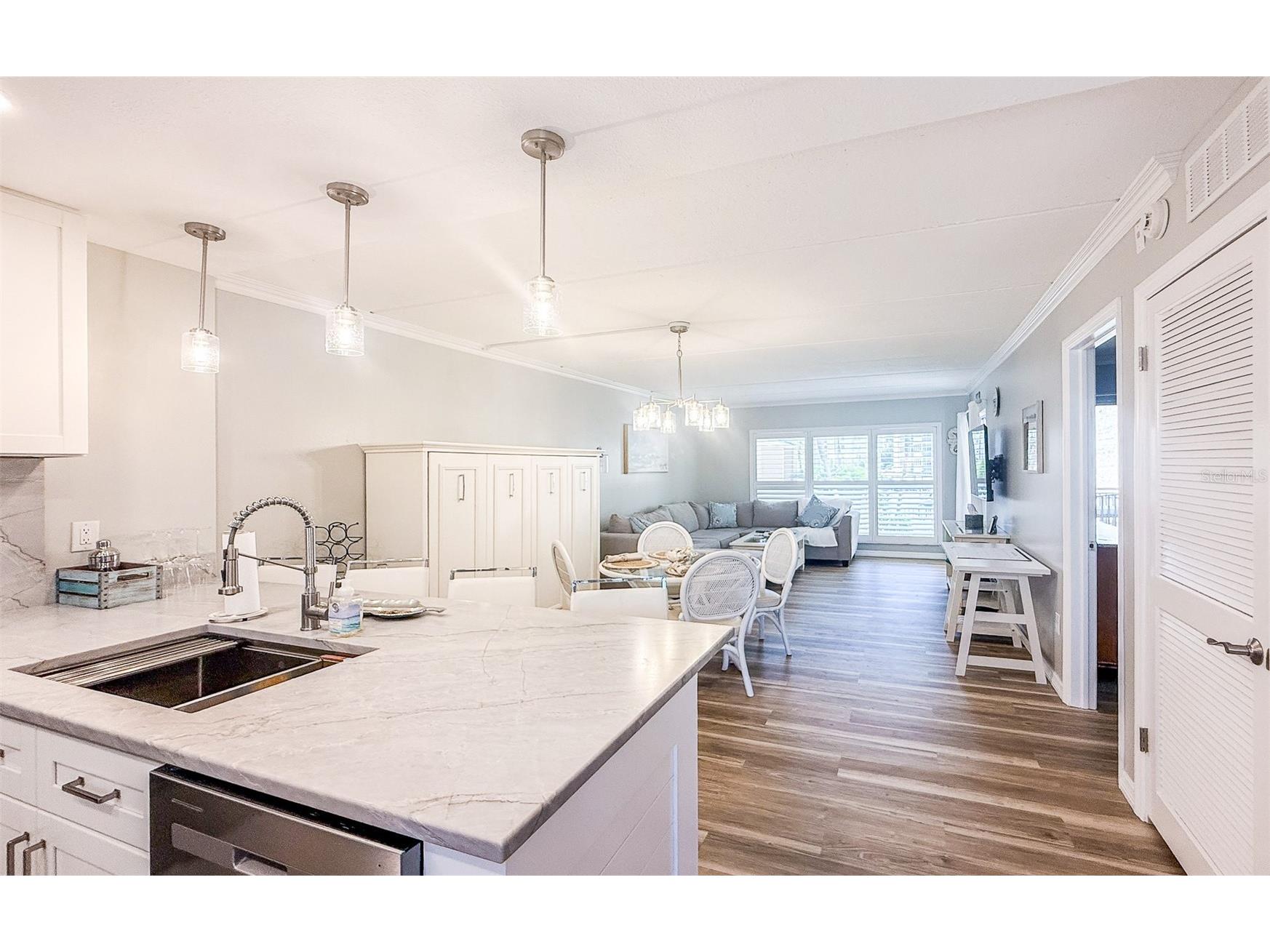 845 Benjamin Franklin Drive #202 Sarasota FL 34236 A4687934 image5