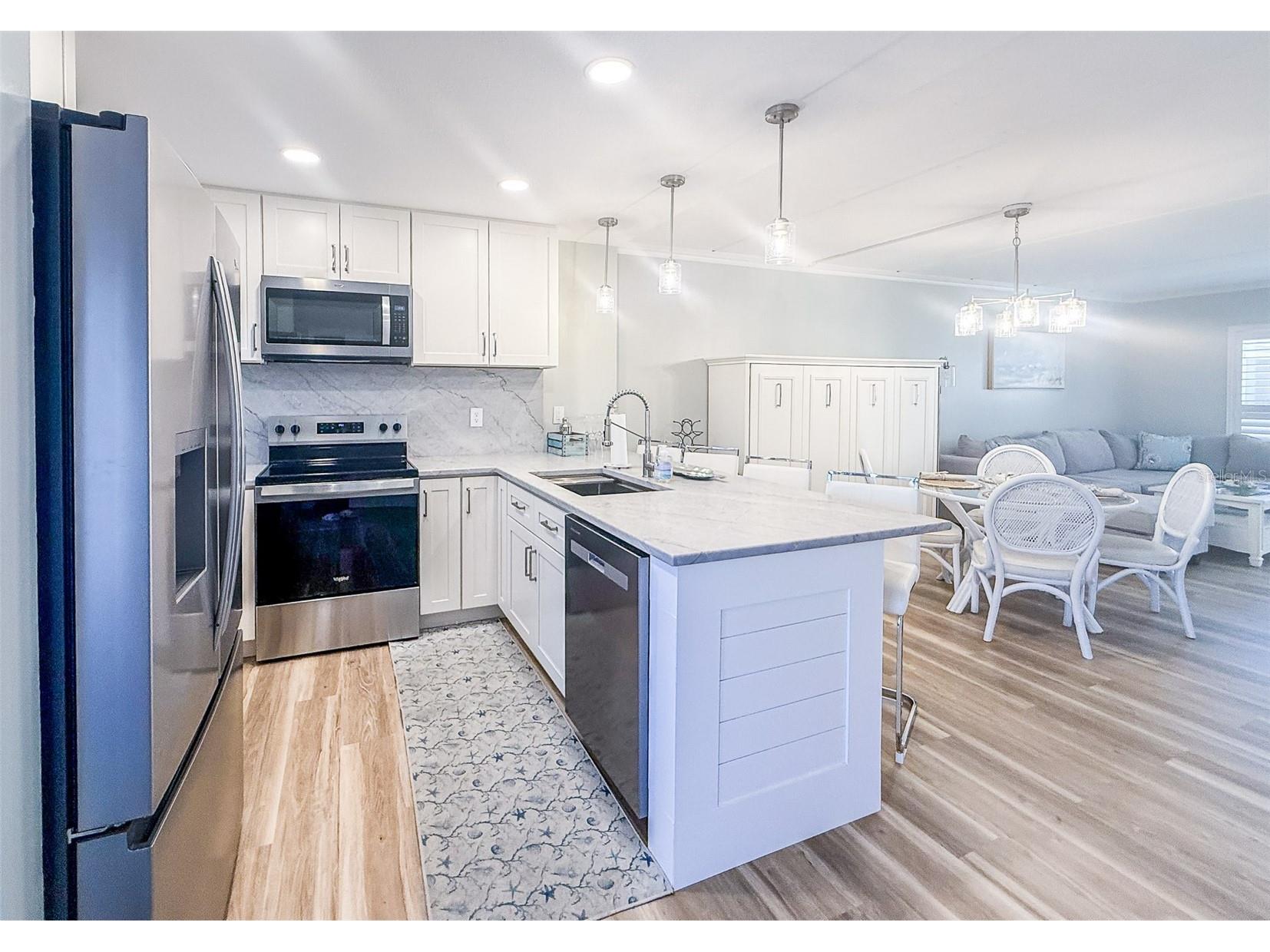 845 Benjamin Franklin Drive #202 Sarasota FL 34236 A4687934 image6
