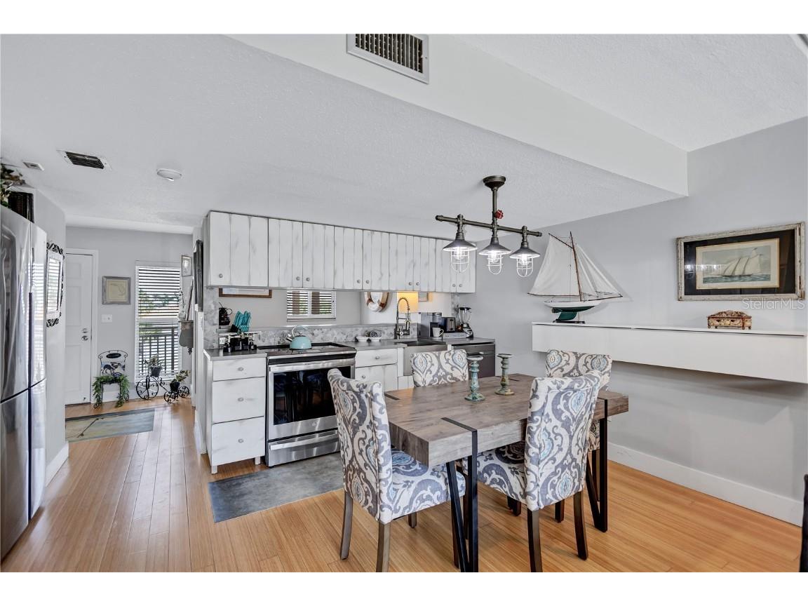 845 Benjamin Franklin Drive #302 Sarasota FL 34236 A4651519 image18