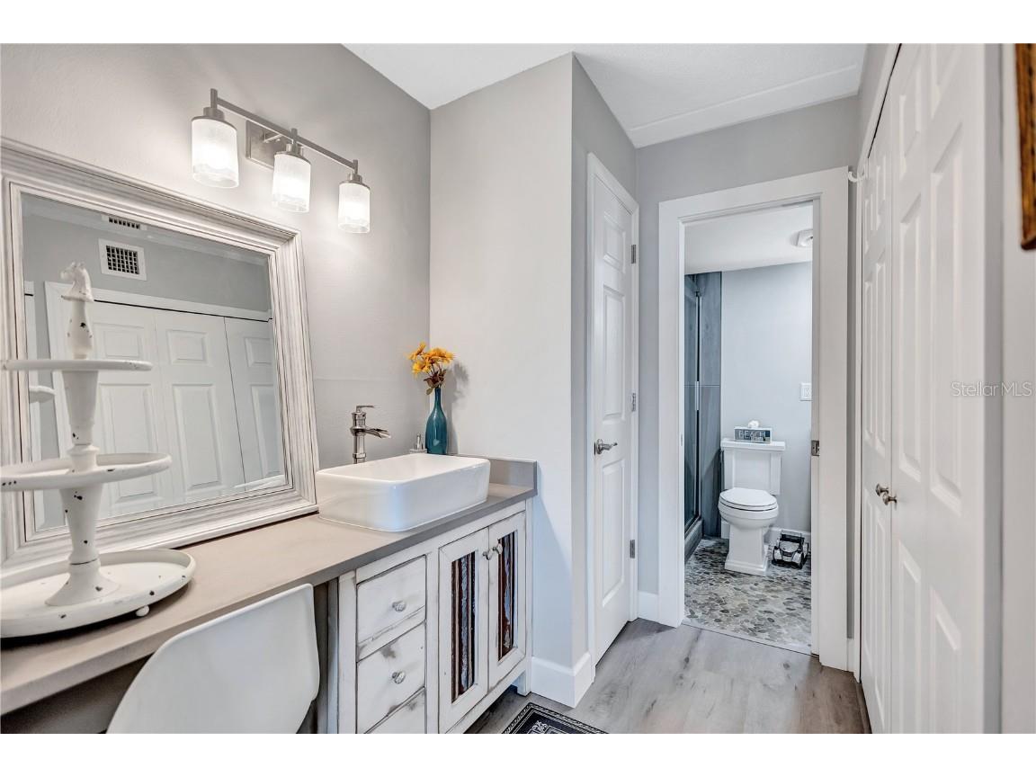 845 Benjamin Franklin Drive #302 Sarasota FL 34236 A4651519 image31