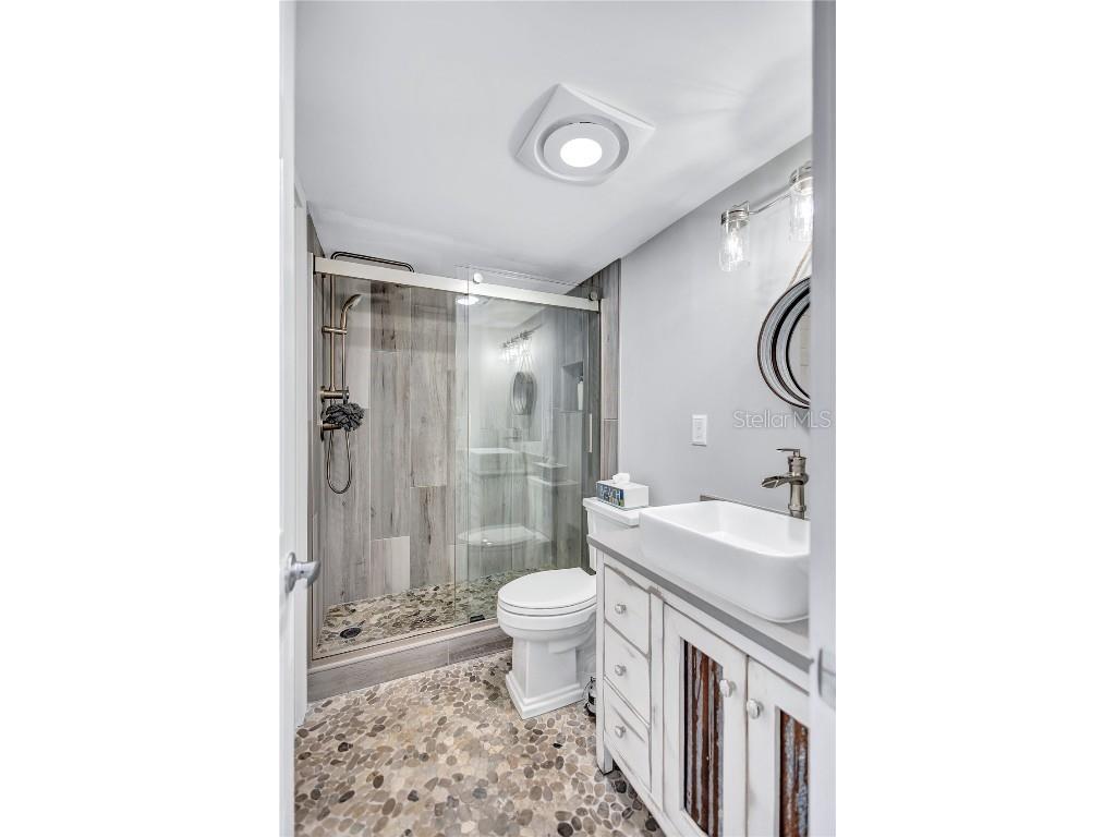 845 Benjamin Franklin Drive #302 Sarasota FL 34236 A4651519 image33