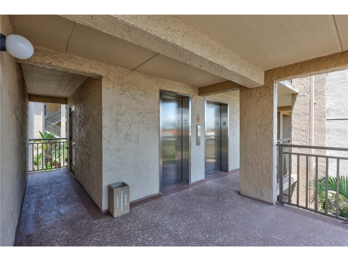 845 Benjamin Franklin Drive #302 Sarasota FL 34236 A4651519 image35