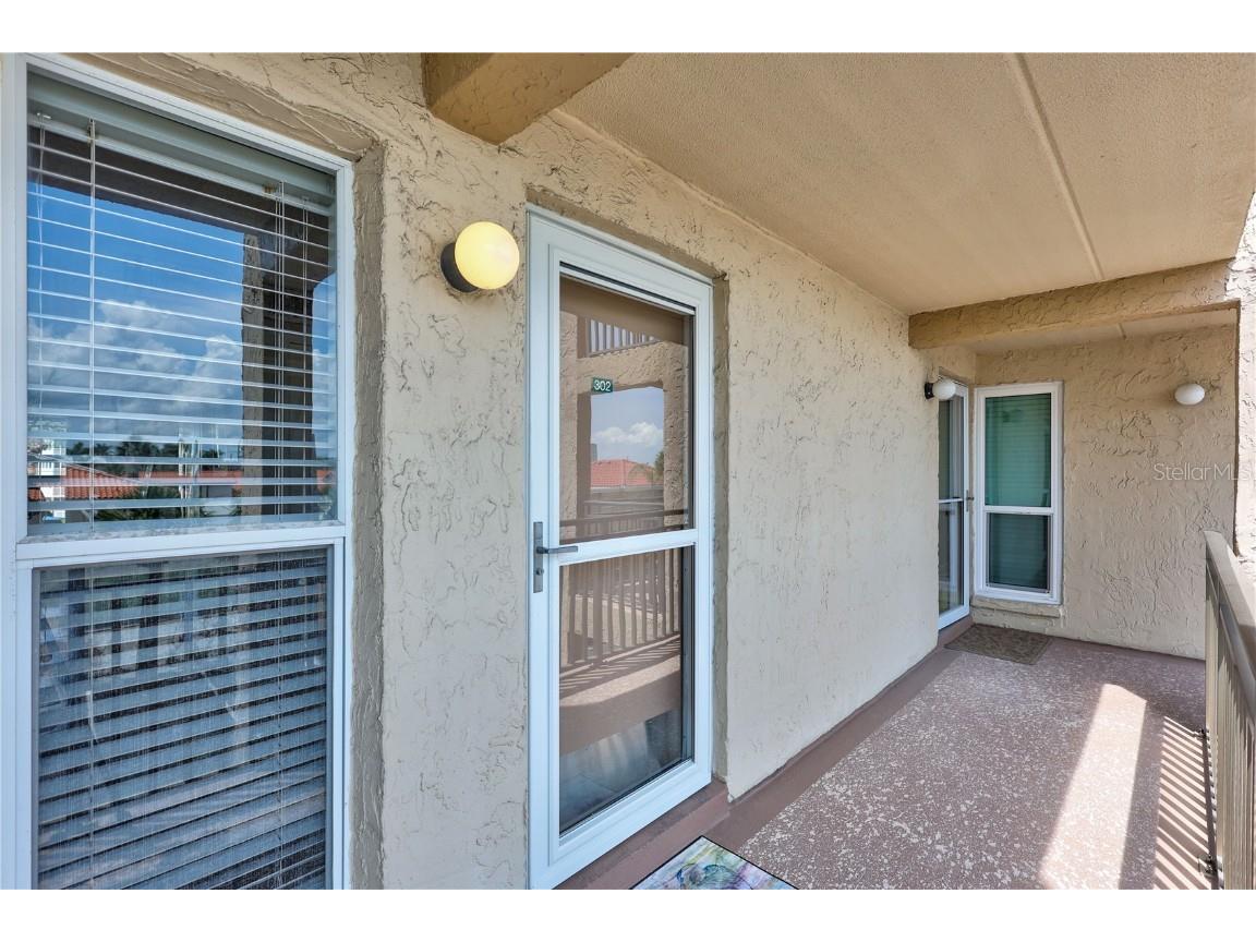 845 Benjamin Franklin Drive #302 Sarasota FL 34236 A4651519 image4