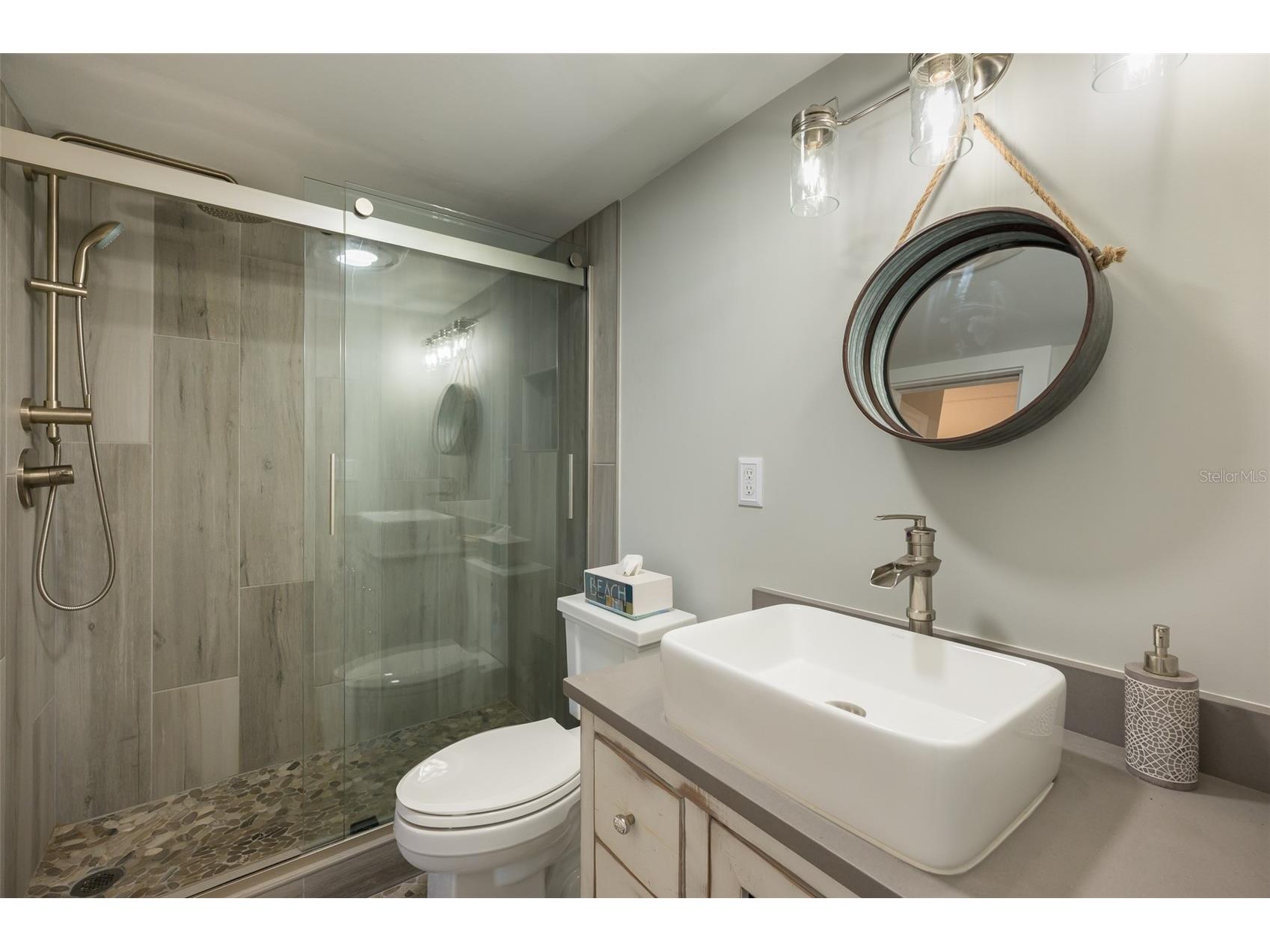 845 Benjamin Franklin Drive #302 Sarasota FL 34236 A4696614 image18