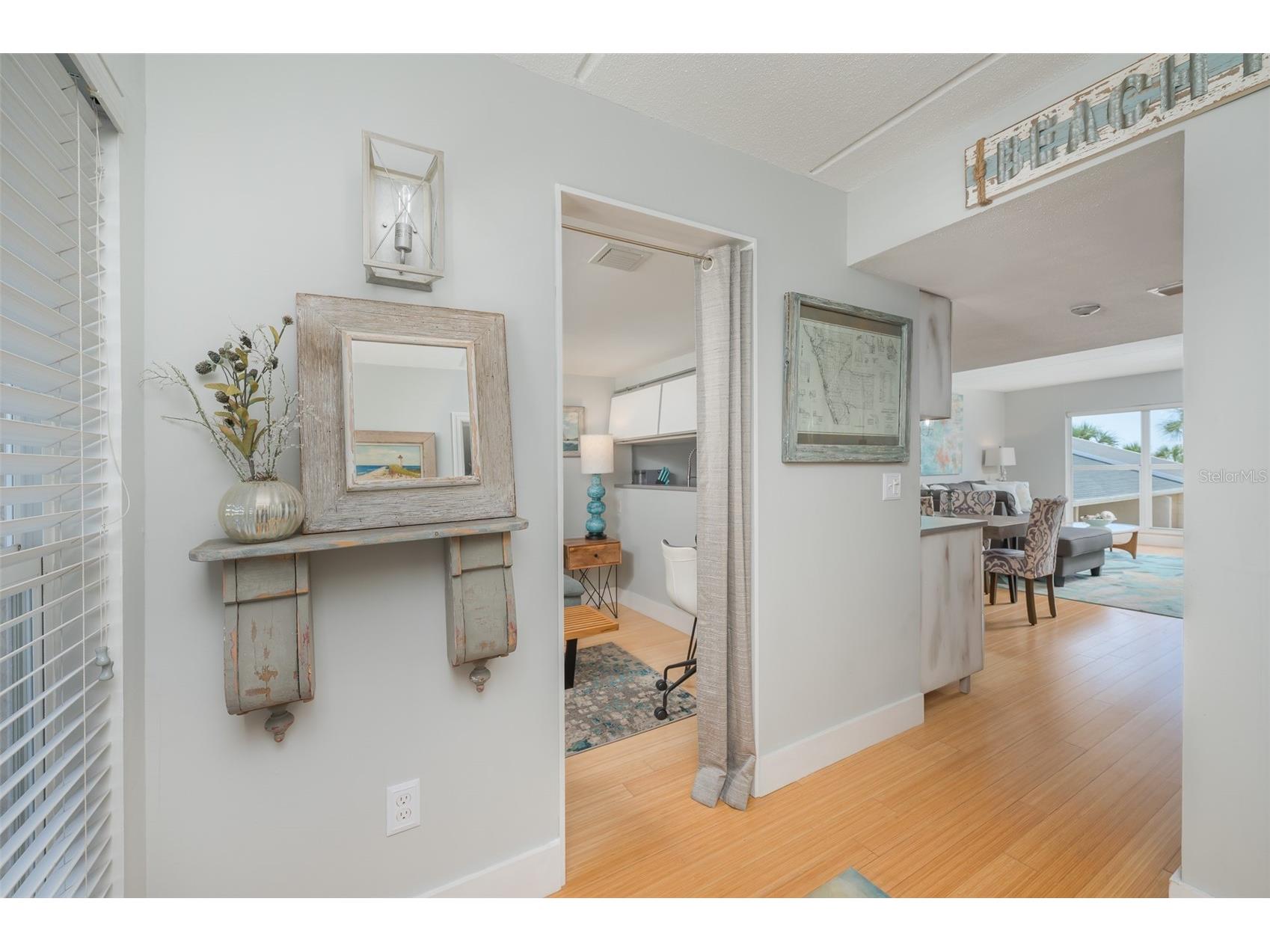 845 Benjamin Franklin Drive #302 Sarasota FL 34236 A4696614 image3
