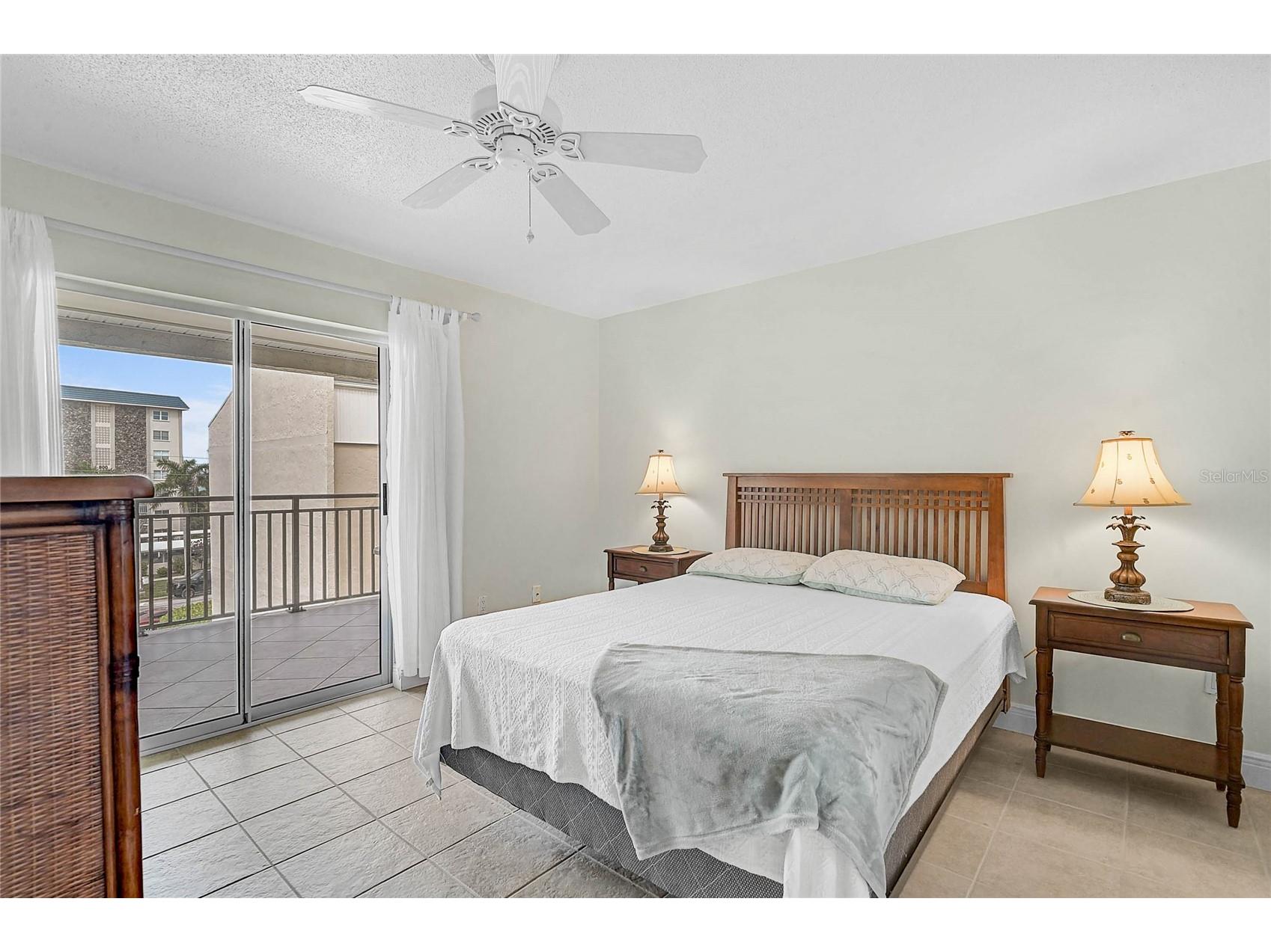 845 Benjamin Franklin Drive #402 Sarasota FL 34236 A4695523 image14