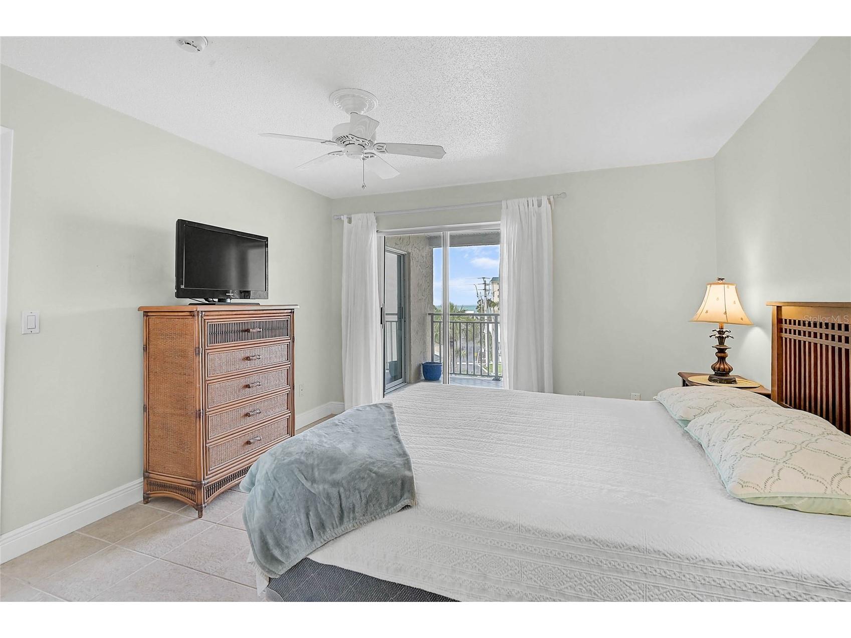 845 Benjamin Franklin Drive #402 Sarasota FL 34236 A4695523 image15
