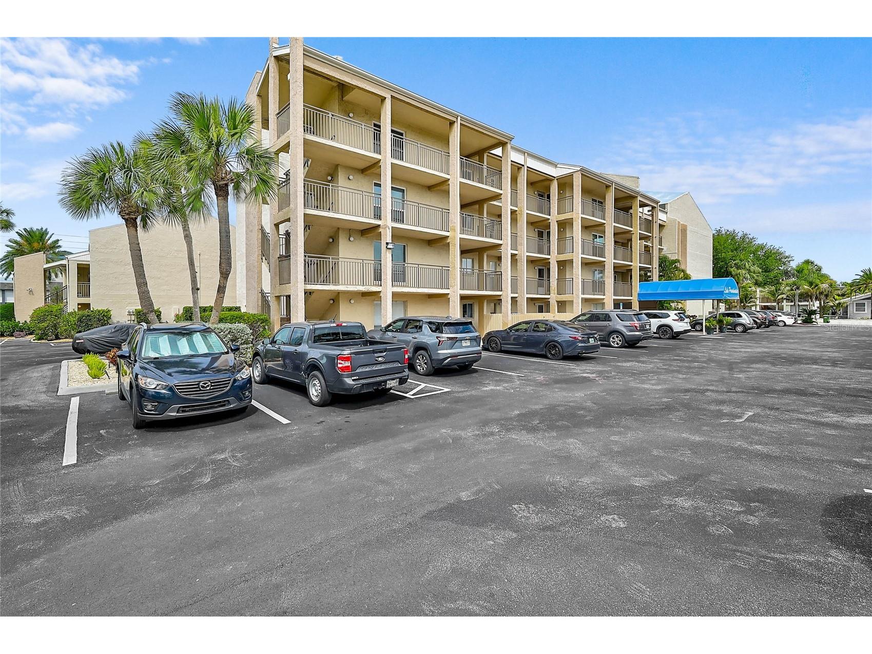 845 Benjamin Franklin Drive #402 Sarasota FL 34236 A4695523 image2