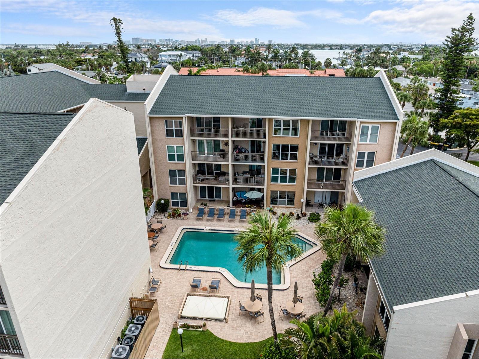 845 Benjamin Franklin Drive #402 Sarasota FL 34236 A4695523 image28