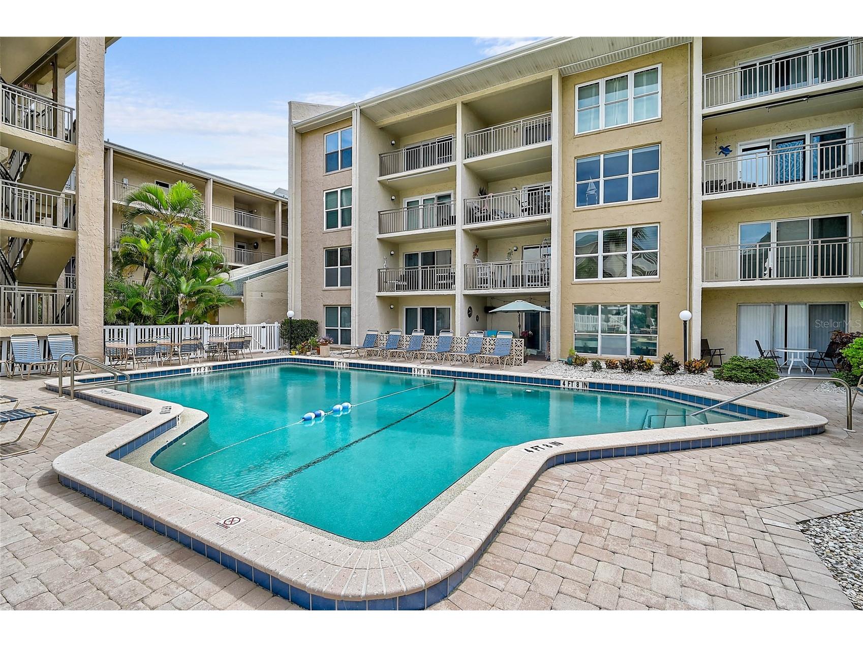 845 Benjamin Franklin Drive #402 Sarasota FL 34236 A4695523 image32