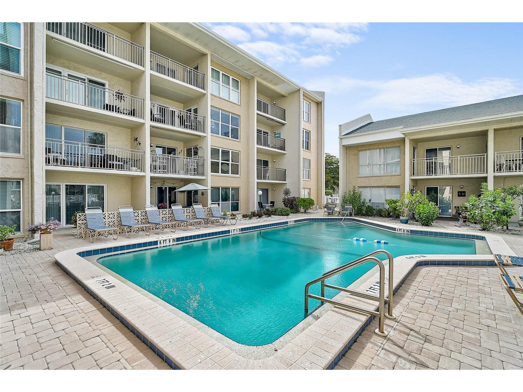 845 Benjamin Franklin Drive #402 Sarasota FL 34236 A4695523 image33