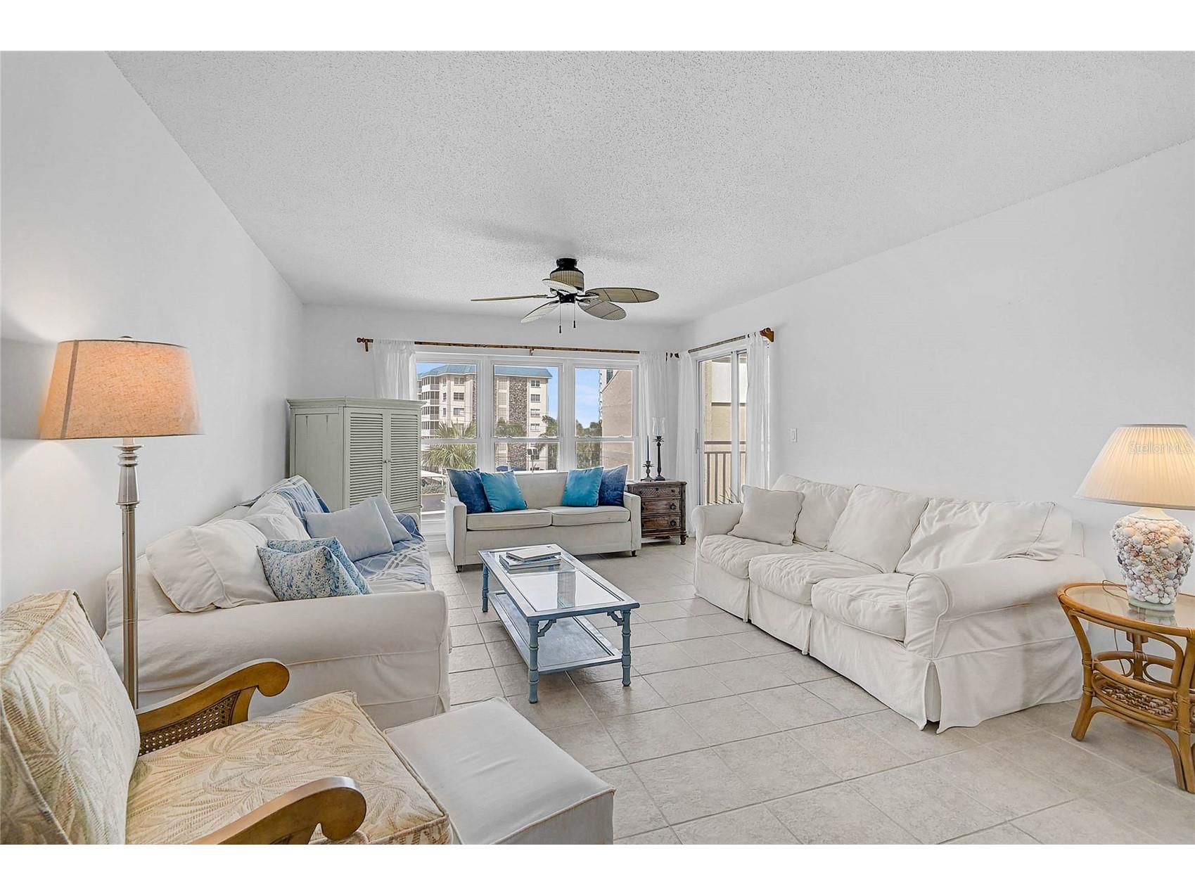 845 Benjamin Franklin Drive #402 Sarasota FL 34236 A4695523 image9