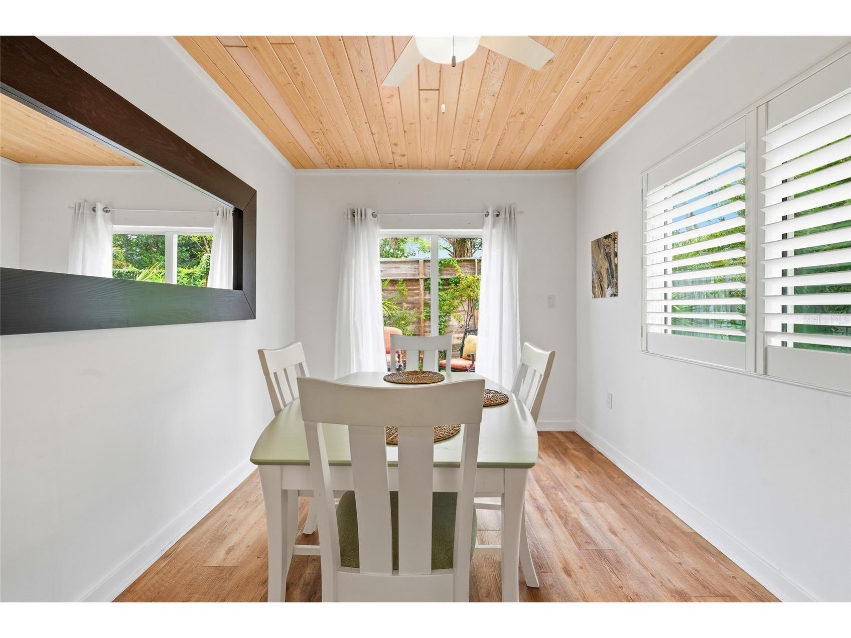 845 Highland Street Sarasota FL 34234 A4692698 image16