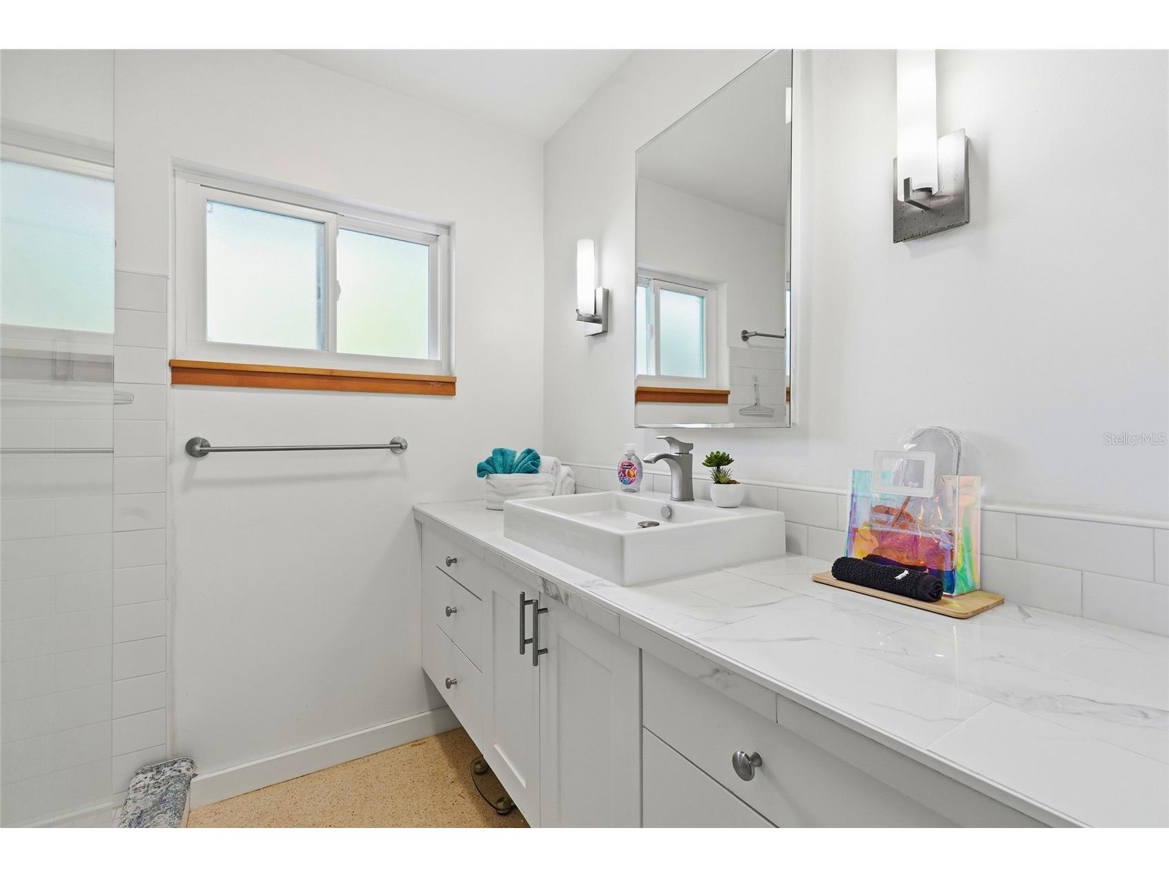 845 Highland Street Sarasota FL 34234 A4692698 image27