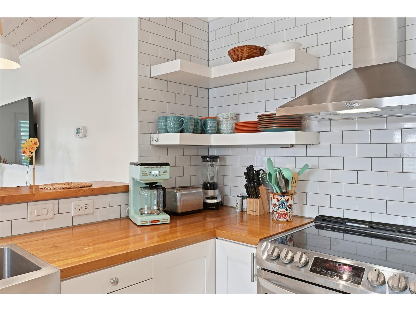 845 Highland Street Sarasota FL 34234 A4692698 image9