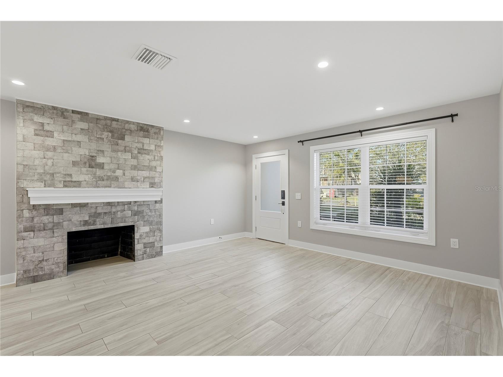 845 Snell Isle Boulevard NE Saint Petersburg FL 33704 TB8479900 image2