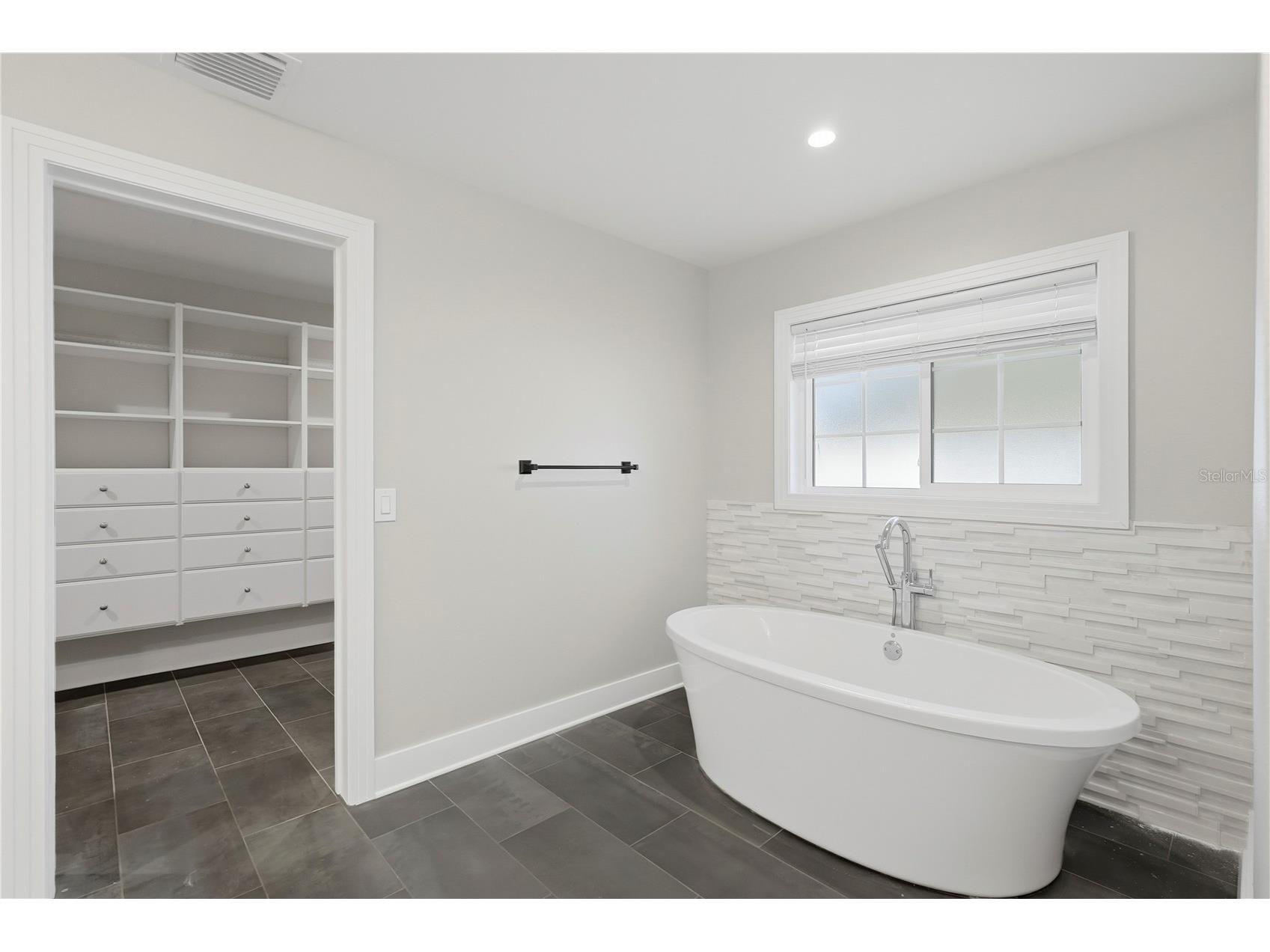 845 Snell Isle Boulevard NE Saint Petersburg FL 33704 TB8479900 image27