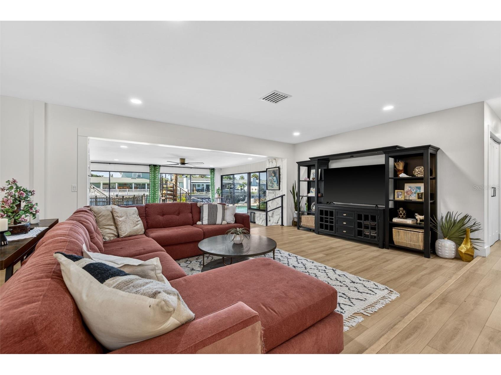 8450 Flagstone Drive Tampa FL 33615 TB8503541 image17