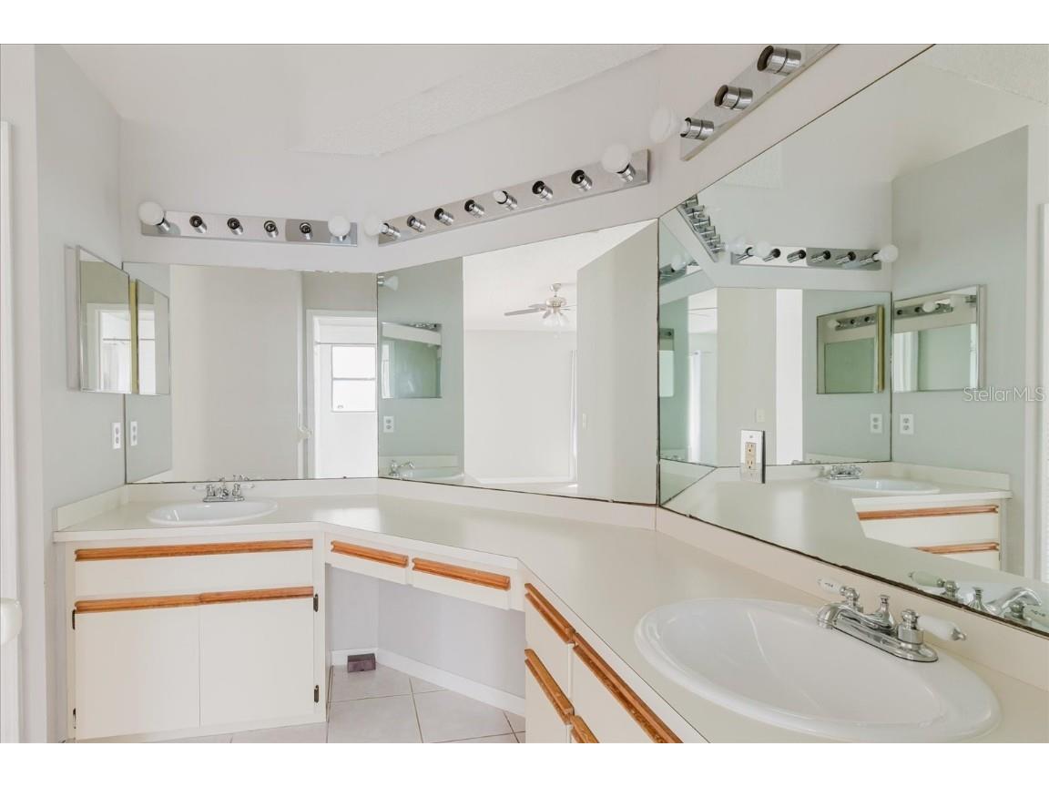 8450 Royal Hart Drive New Port Richey FL 34653 O6346560 image20