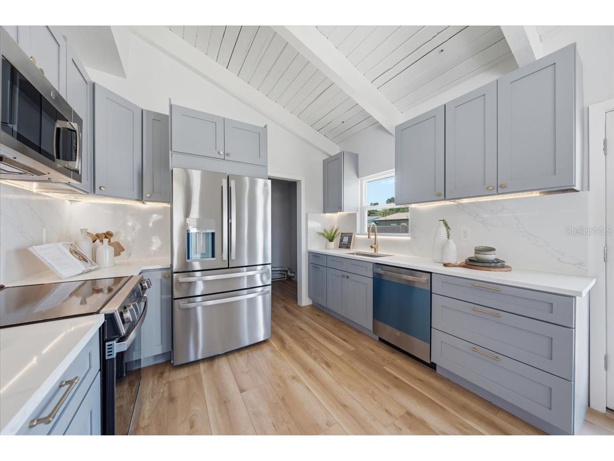8452 6th Street N Saint Petersburg FL 33702 TB8523401 image24