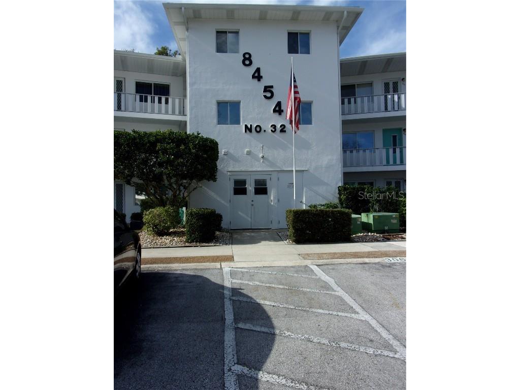8454 111th Street #309 Seminole FL 33772 U8229872 image1