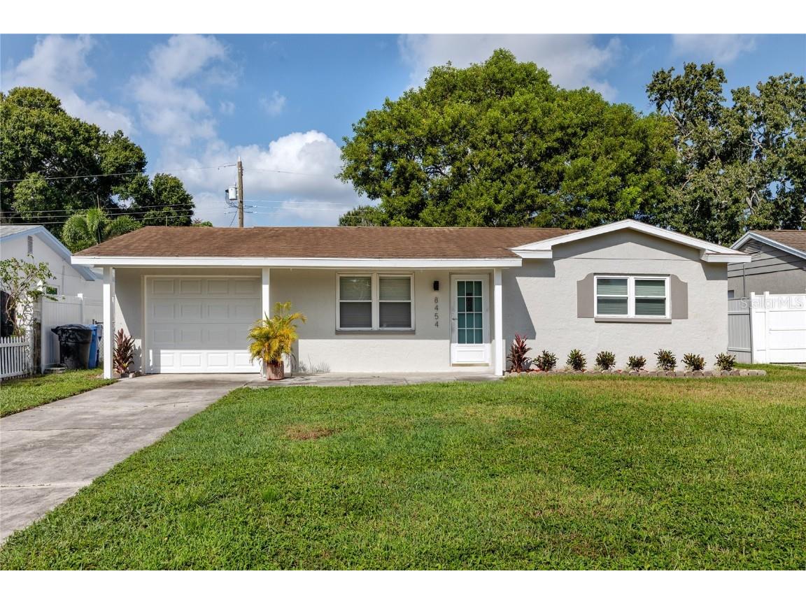 8454 7th Street N Saint Petersburg FL 33702 TB8305857 image1