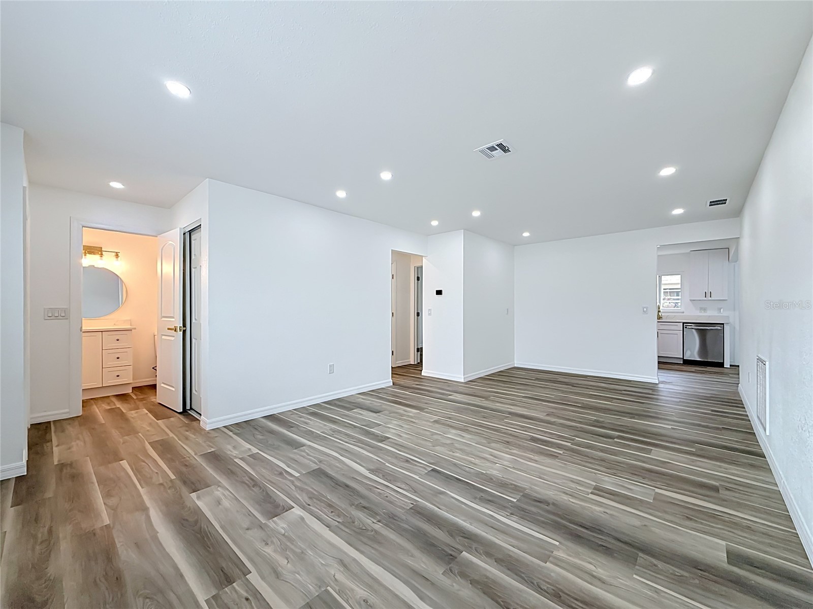 8454 Austin N Pinellas Park FL 33781 TB8520216 image4