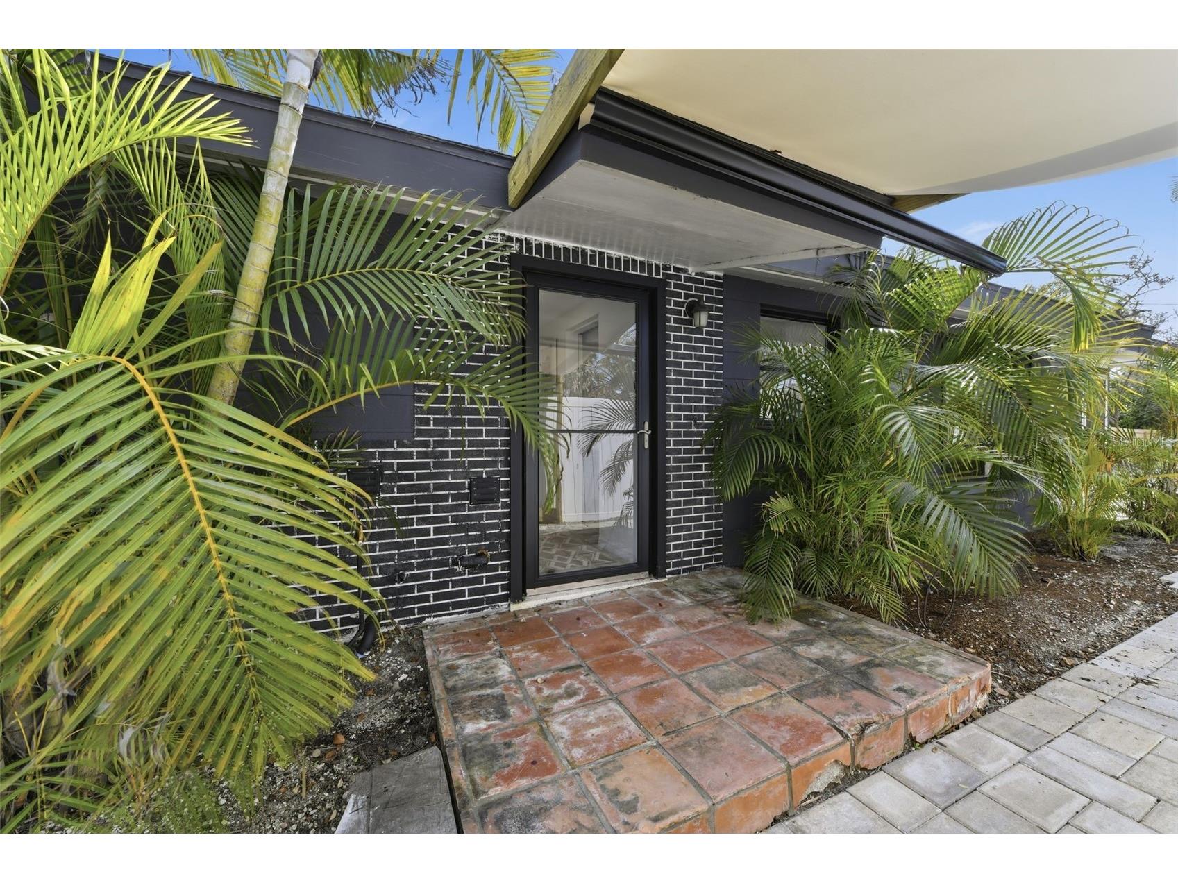 8456 Midnight Pass Road Sarasota FL 34242 TB8497342 image1