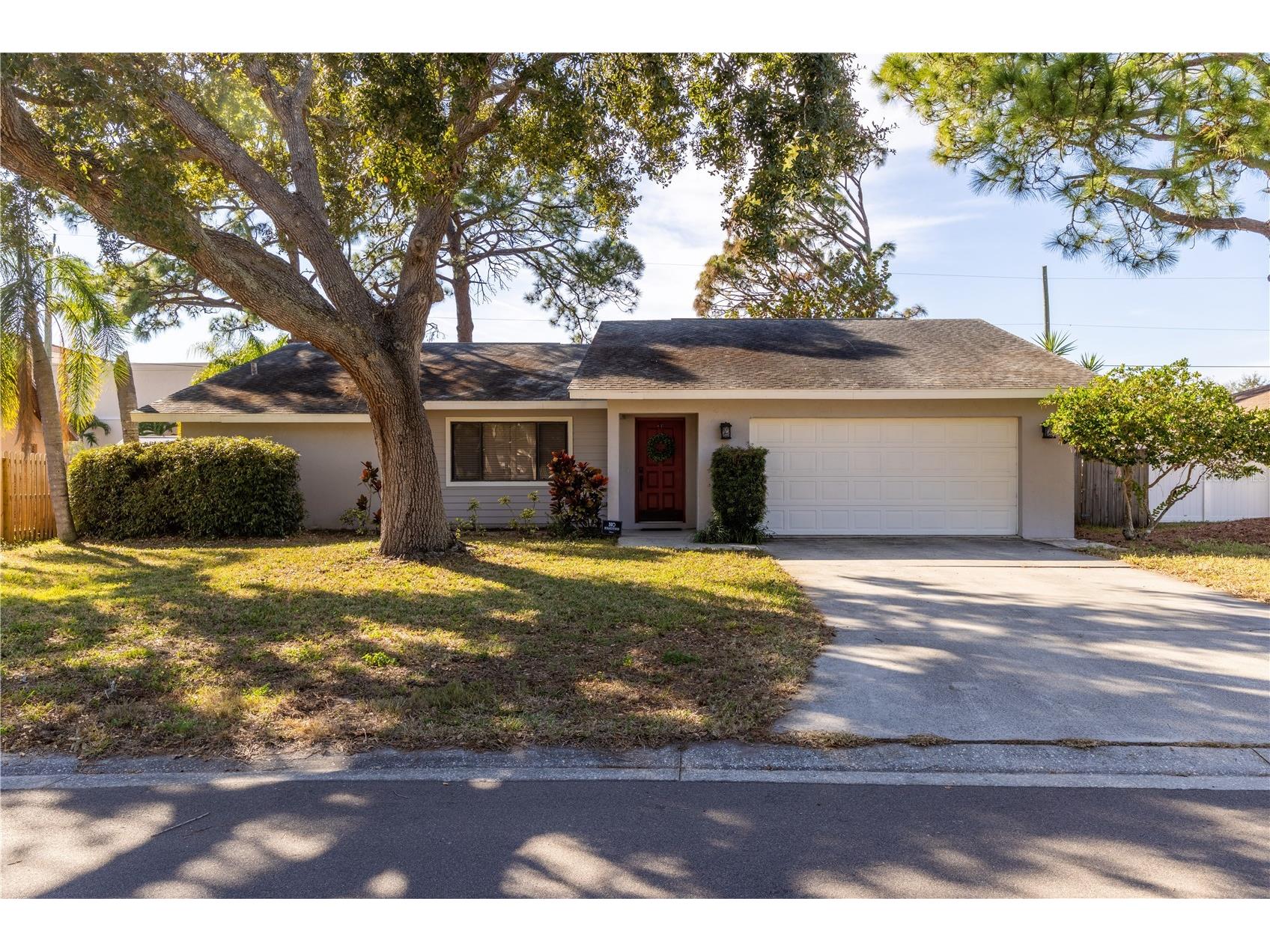 8457 Cypress Lake Circle Sarasota FL 34243 A4681428 image1