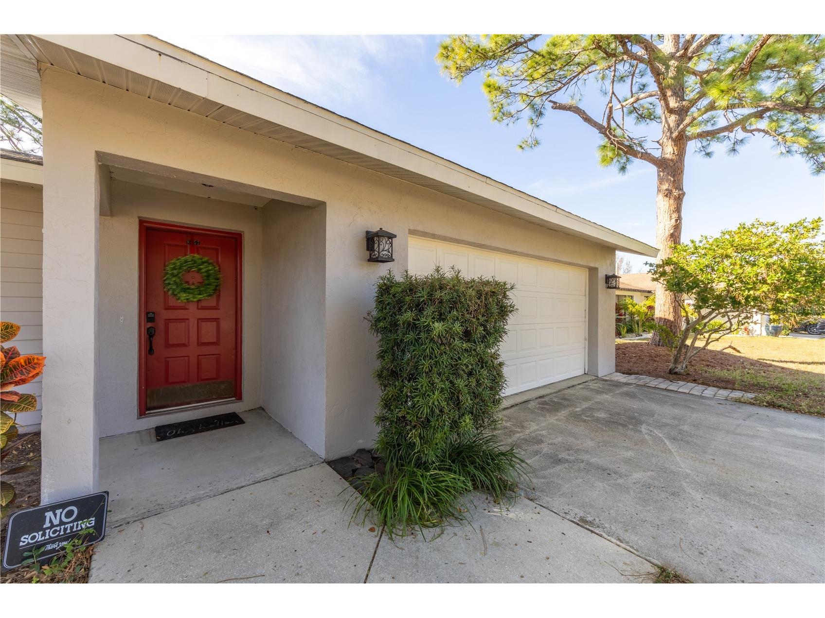 8457 Cypress Lake Circle Sarasota FL 34243 A4681428 image12