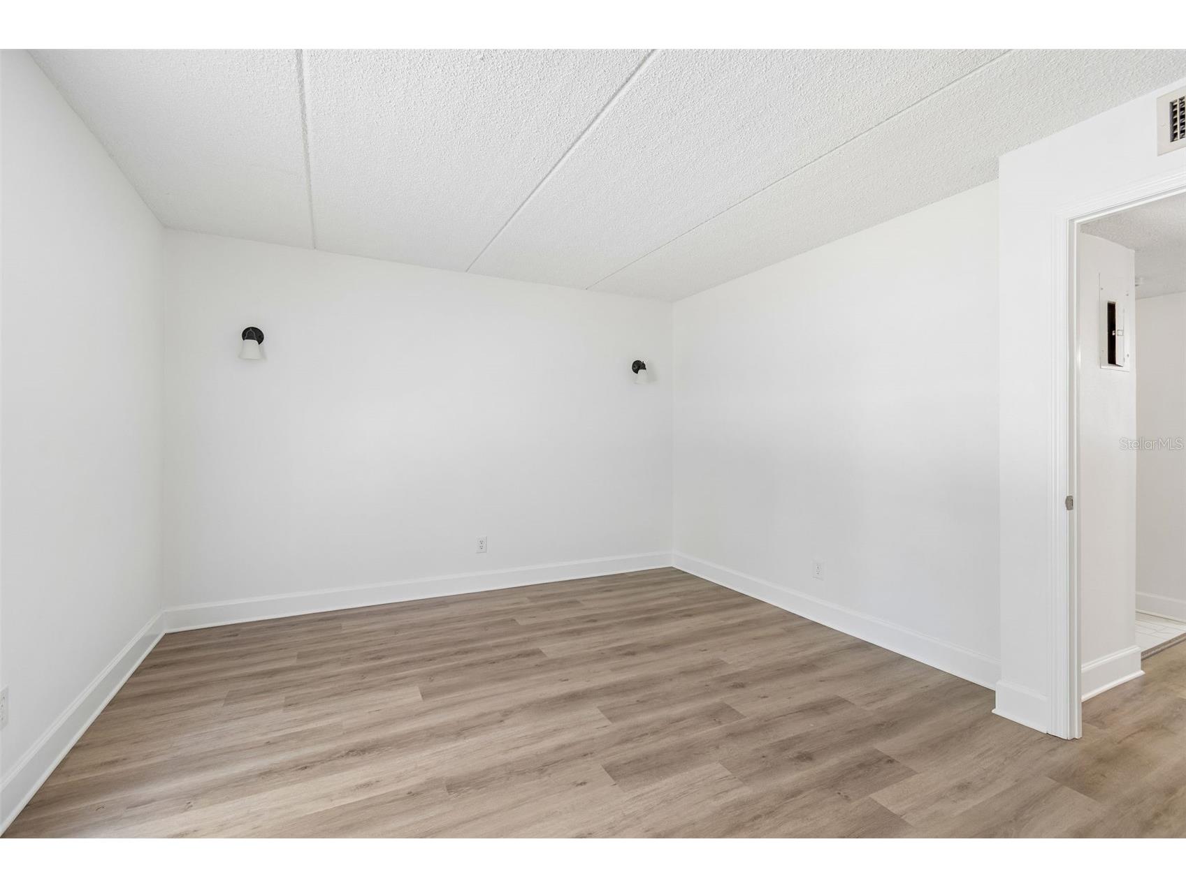 8460 13th Street N #B Saint Petersburg FL 33702 TB8512383 image18