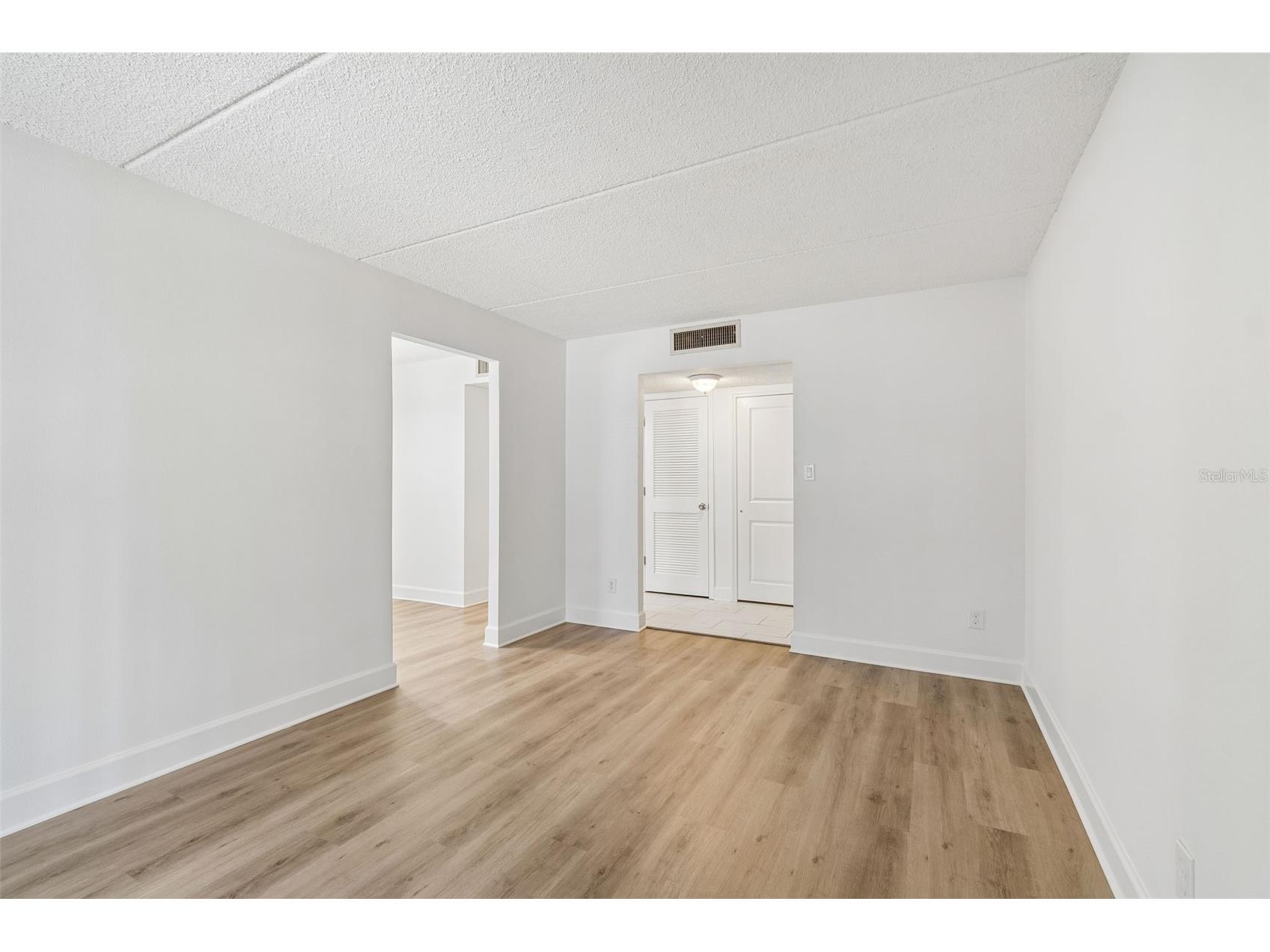 8460 13th Street N #B Saint Petersburg FL 33702 TB8512383 image20