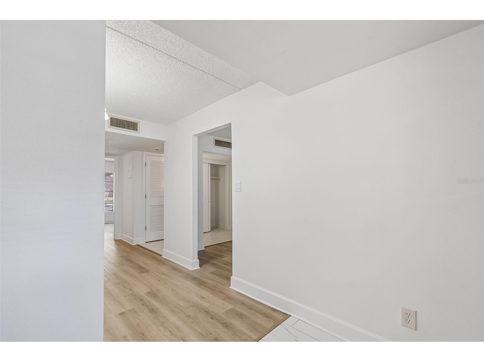 8460 13th Street N #B Saint Petersburg FL 33702 TB8512383 image6