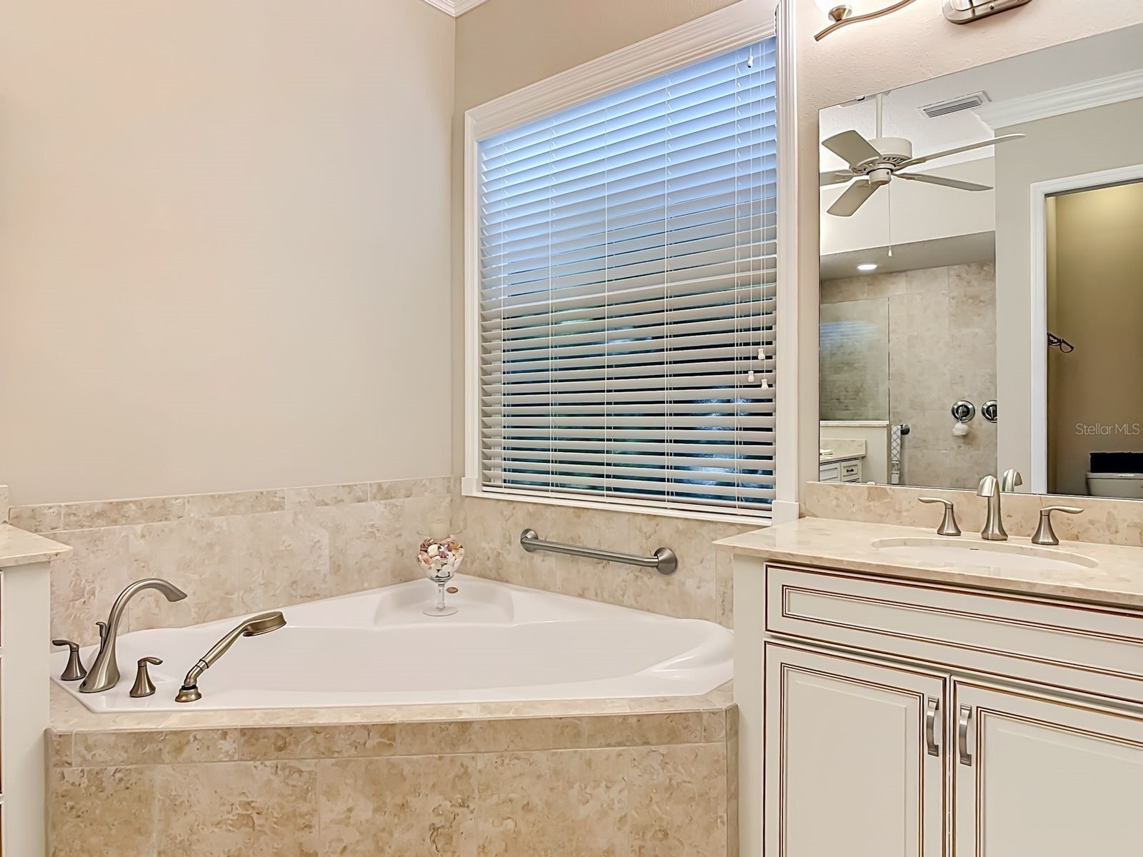 8461 Bridgeport Bay Circle Mount Dora FL 32757 - THE LAKES OF MOUNT DORA G5112548 image23