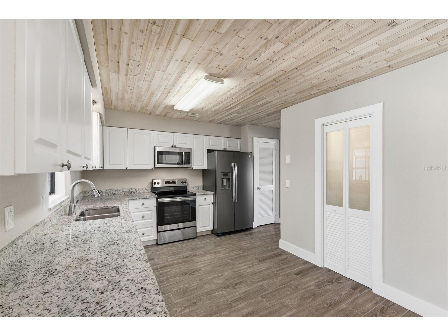 8461 Flagstone Drive Tampa FL 33615 - WOODS CREEK TB8475377 image13