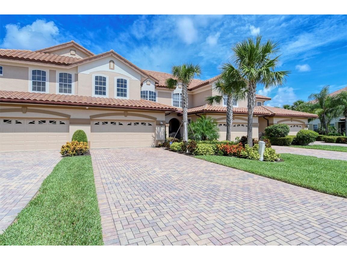 8462 Miramar Way Lakewood Ranch FL 34202 A4572949 image1