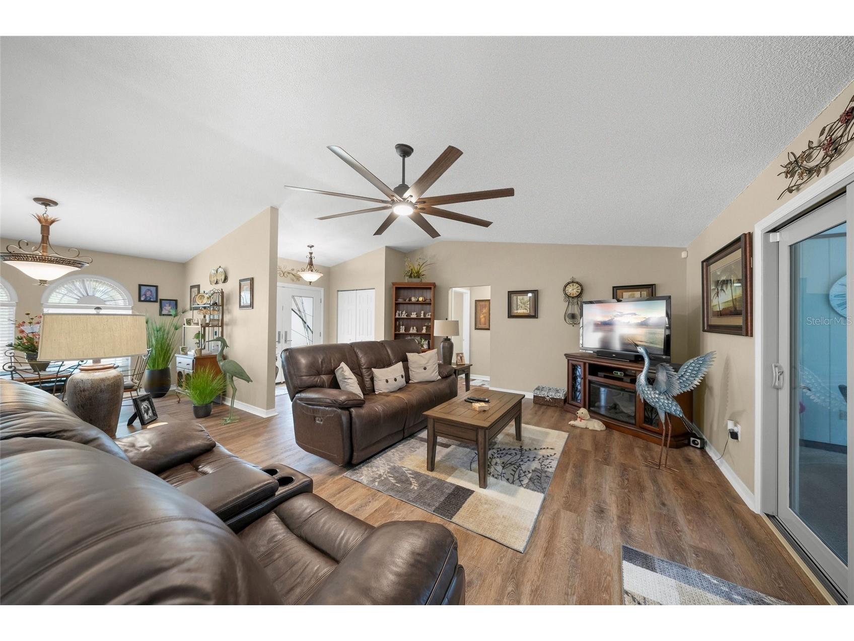 8465 Cypress Lake Circle Sarasota FL 34243 A4678494 image14