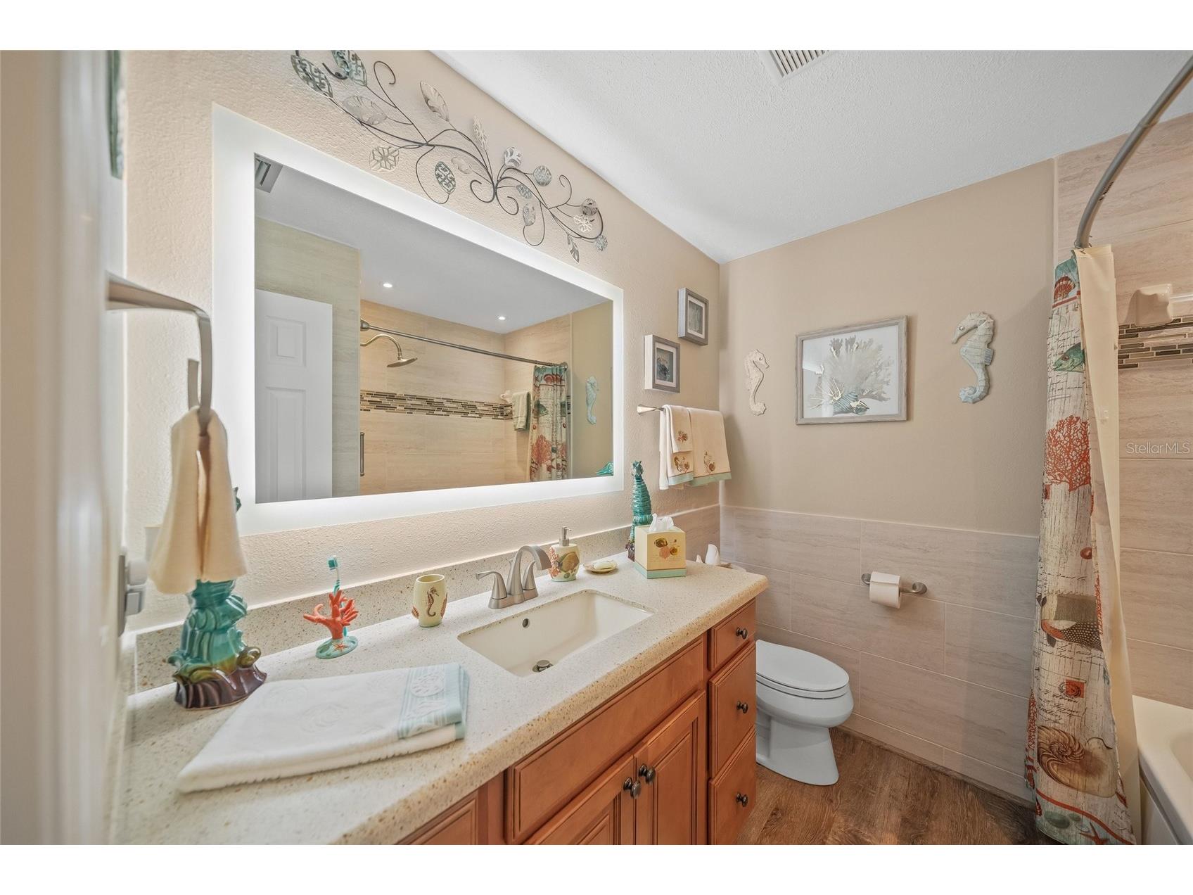 8465 Cypress Lake Circle Sarasota FL 34243 A4678494 image22