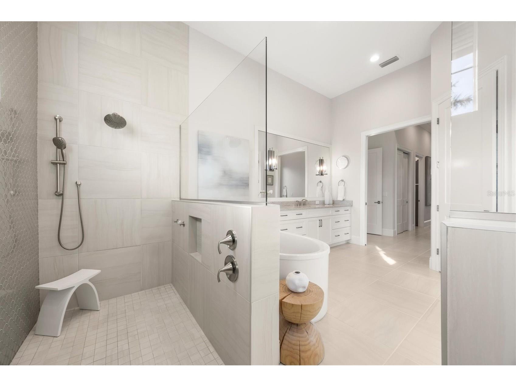 8465 Pavia Way Lakewood Ranch FL 34202 A4686745 image46