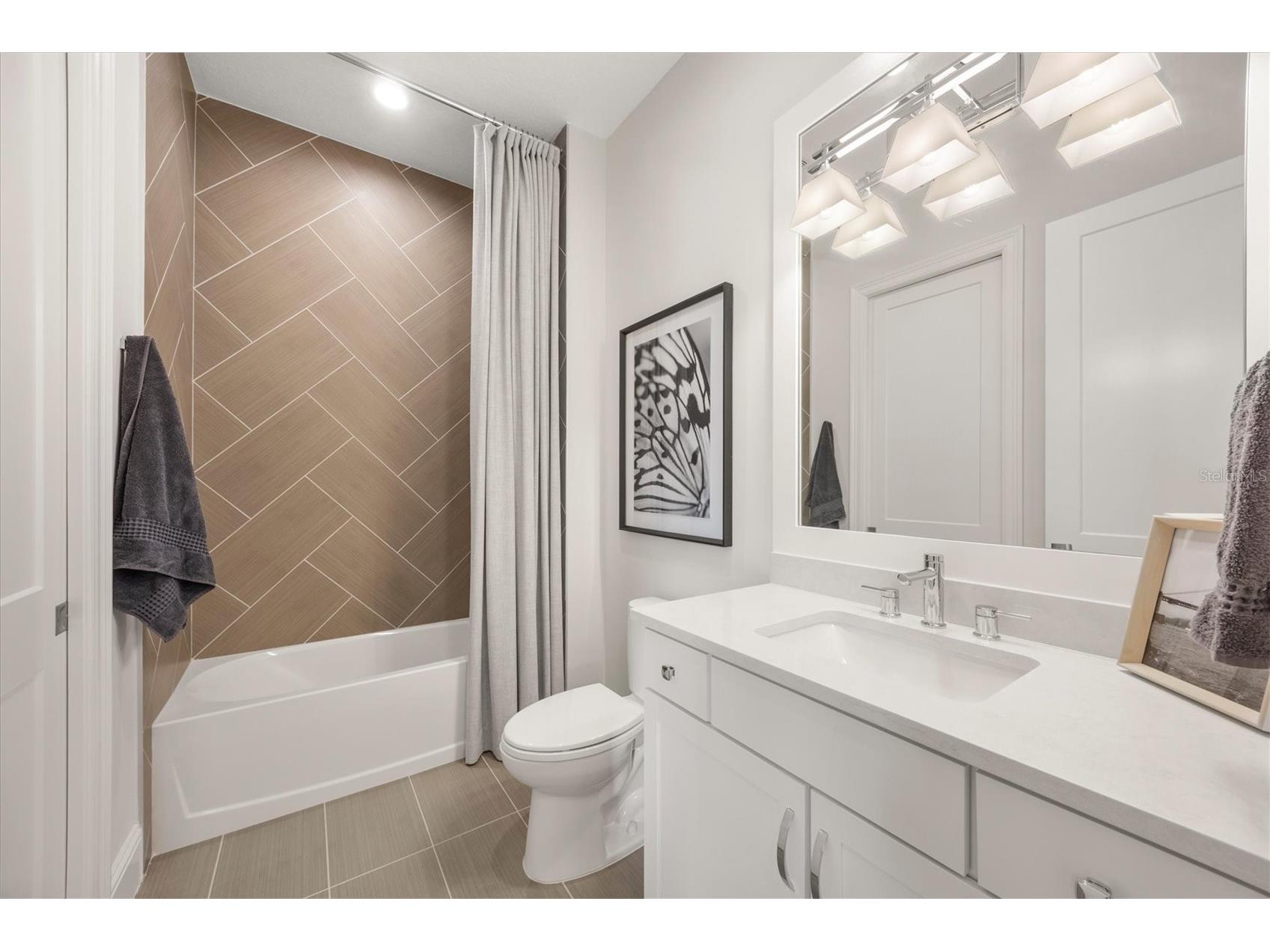 8465 Pavia Way Lakewood Ranch FL 34202 A4686745 image53