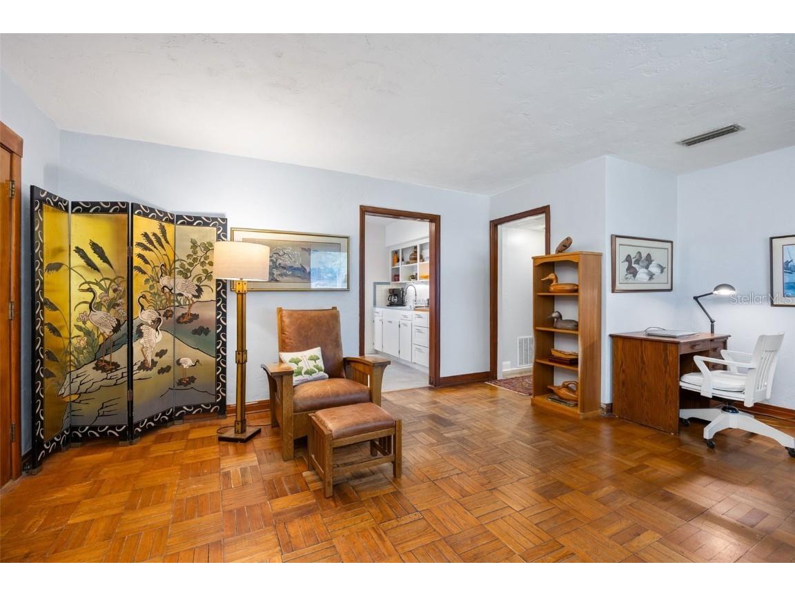 847 NE 7th Place Gainesville FL 32601 GC534379 image5