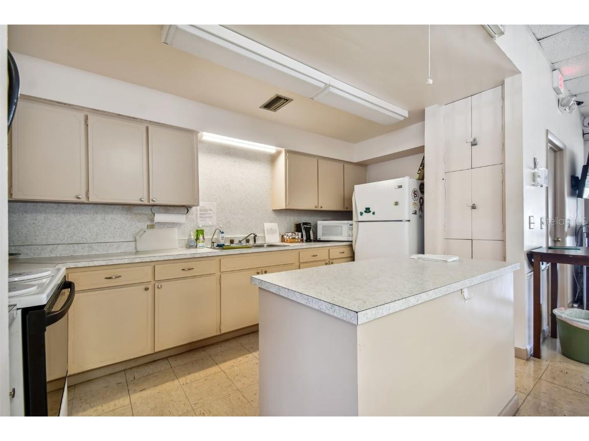 8472 68th Way N Pinellas Park FL 33781 TB8432963 image42