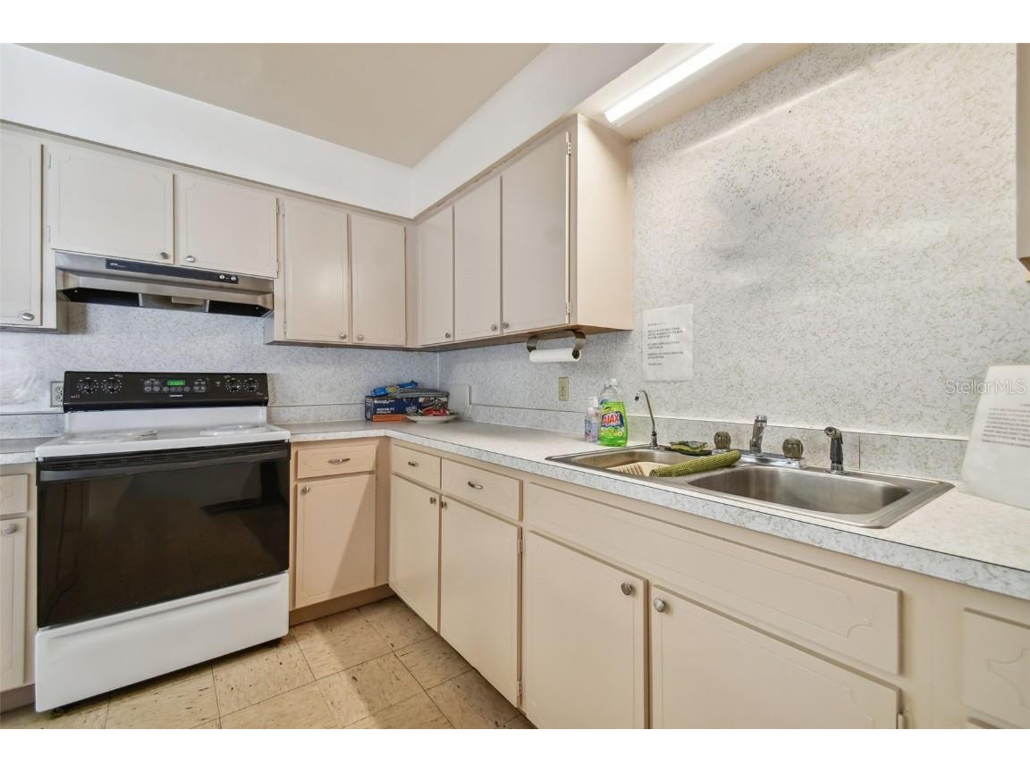 8472 68th Way N Pinellas Park FL 33781 TB8432963 image44