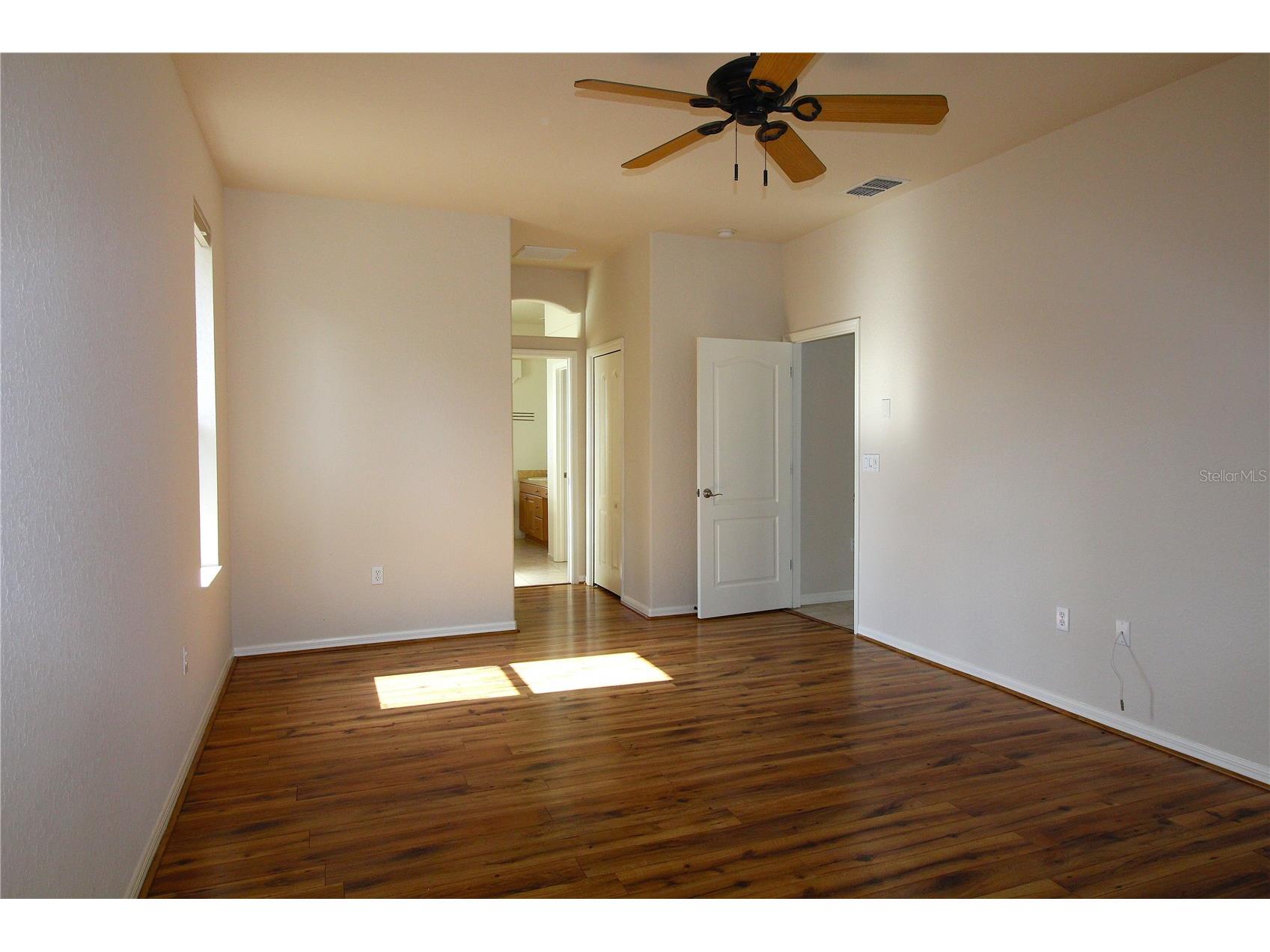 8476 Madrid Road Weeki Wachee FL 34613 O6369630 image8