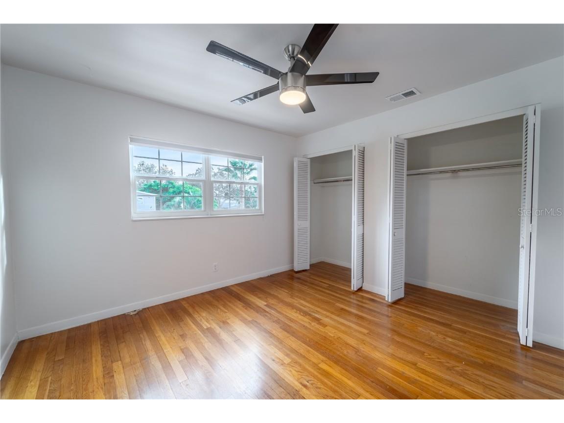 8477 14th St N Saint Petersburg FL 33702 TB8432392 image15